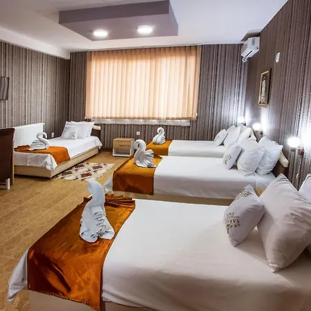 Отель Saradis 2*