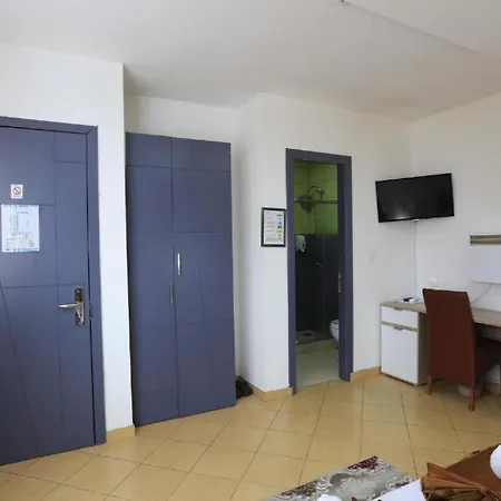 Saradis 2* Kruševac