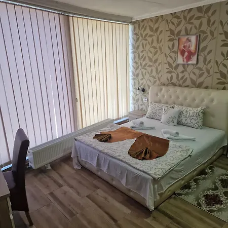 Отель Saradis 2*